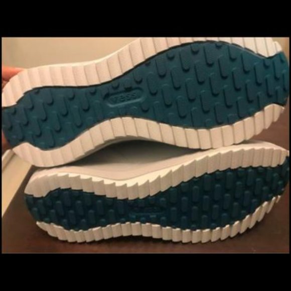 Vessi Shoes ***NEVER WORN** for men - Picture 2 of 6